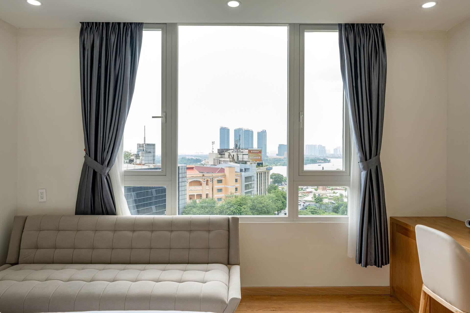 Deluxe River View - Image 11
